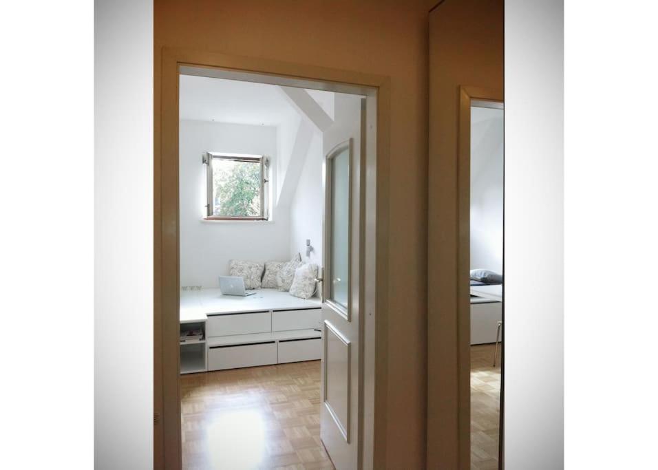 The Cute, Sunny Apartment In The Center +P ลูบลิยานา ภายนอก รูปภาพ